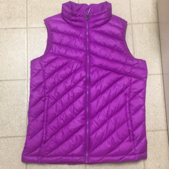 Never worn Columbia vest in fusha - Picture 1 of 1